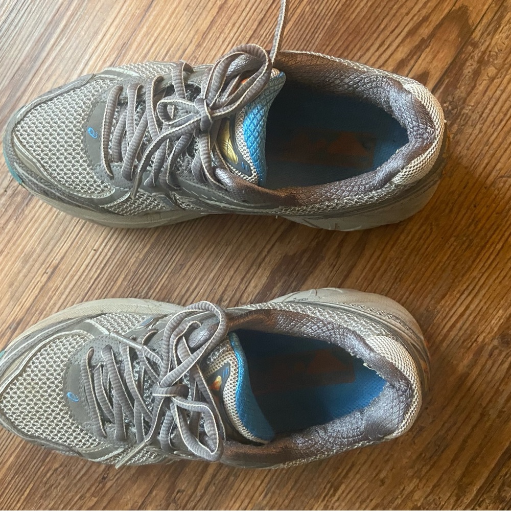ASICS Athletic Shoes - Picture 7 of 8